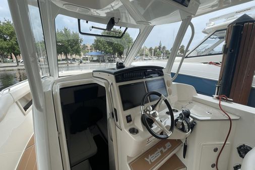 Boston Whaler 350 Realm image