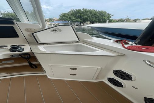 Boston Whaler 350 Realm image