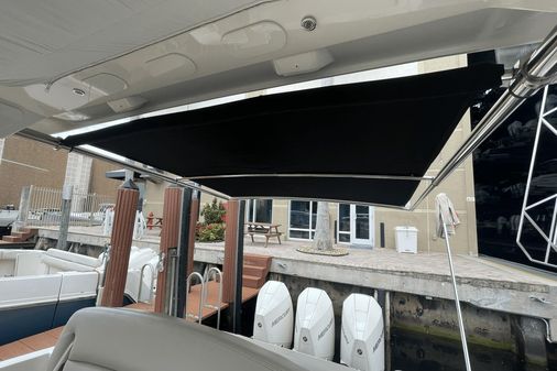 Boston Whaler 350 Realm image