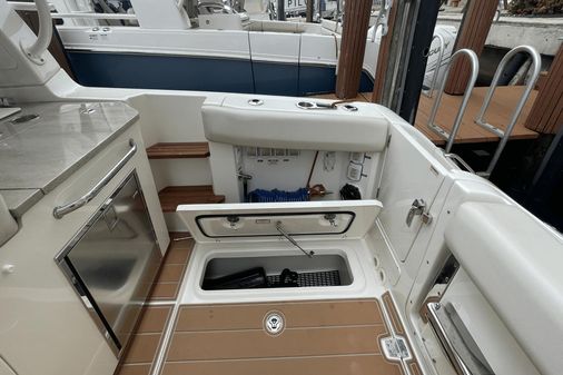 Boston Whaler 350 Realm image