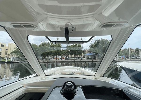 Boston Whaler 350 Realm image