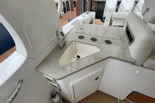 Boston Whaler 350 Realm image