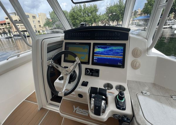 Boston Whaler 350 Realm image