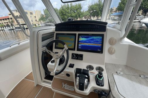 Boston Whaler 350 Realm image