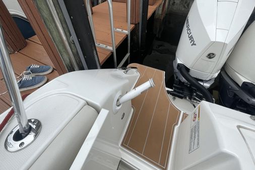 Boston Whaler 350 Realm image