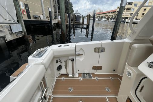 Boston Whaler 350 Realm image