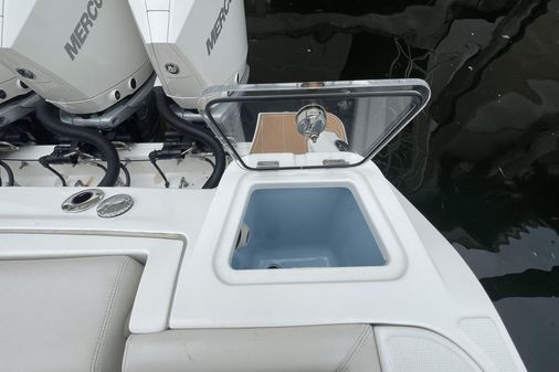 Boston Whaler 350 Realm image