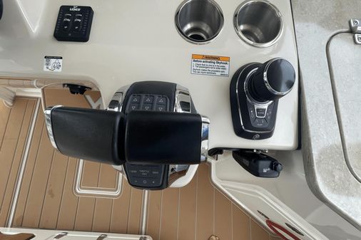 Boston Whaler 350 Realm image