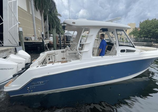 Boston Whaler 350 Realm image