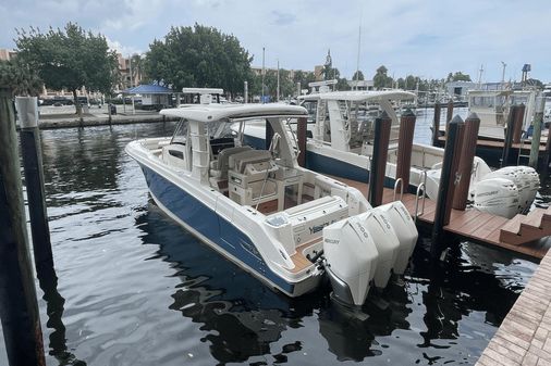 Boston Whaler 350 Realm image