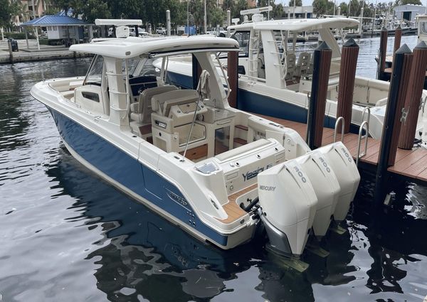 Boston Whaler 350 Realm image