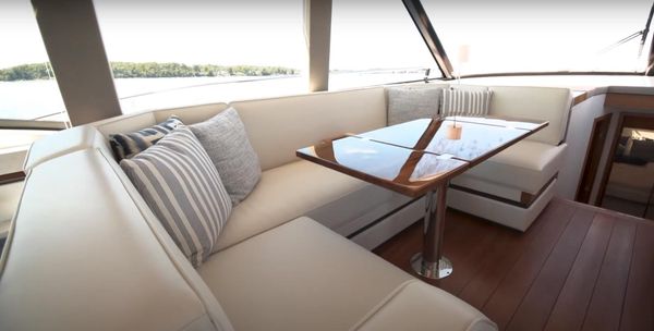 Tiara Yachts C49 Coupe image