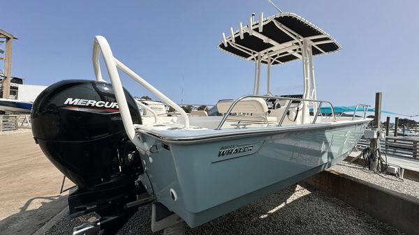 Boston Whaler 190 Montauk 