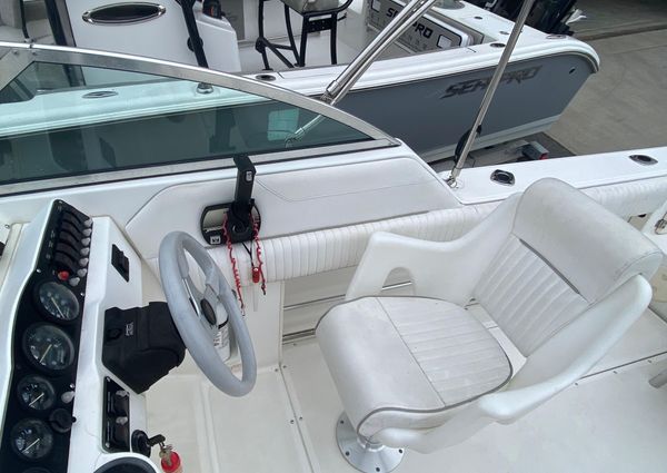 Boston-whaler 21-VENTURA image