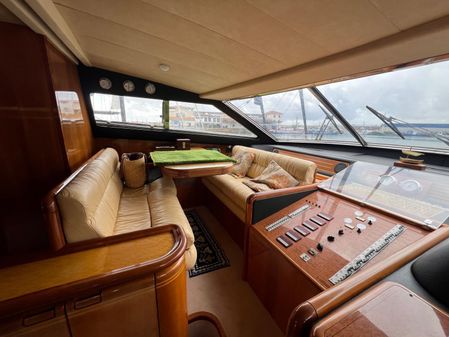 Ferretti Yachts 810 image