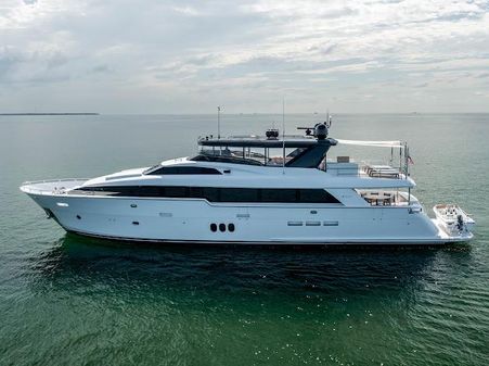 Hatteras 100 Raised Pilothouse image