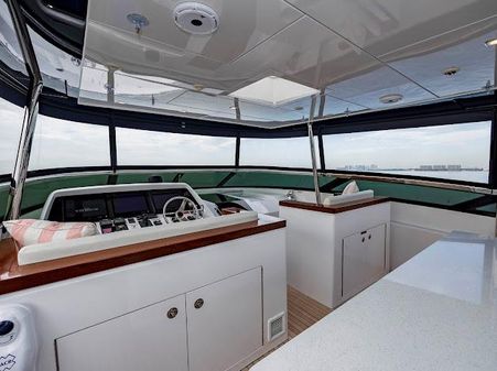 Hatteras 100 Raised Pilothouse image