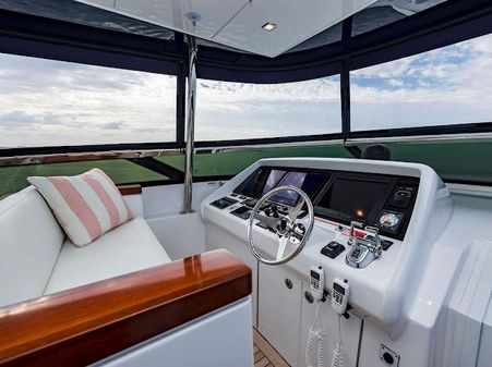 Hatteras 100 Raised Pilothouse image