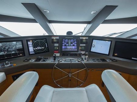 Hatteras 100 Raised Pilothouse image