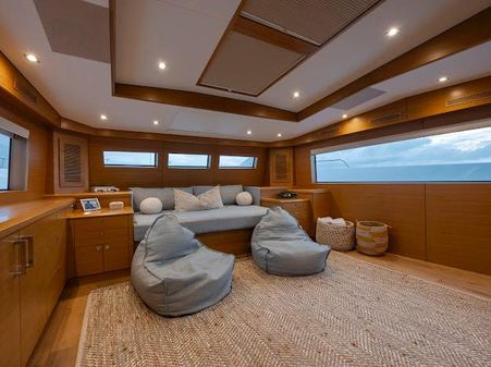 Hatteras 100 Raised Pilothouse image