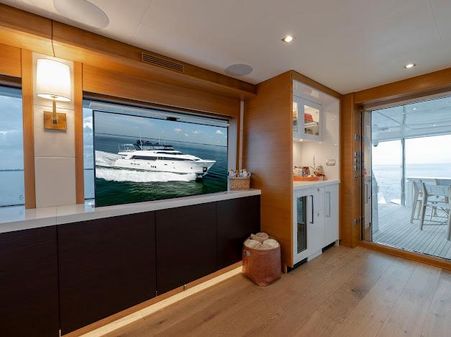 Hatteras 100 Raised Pilothouse image