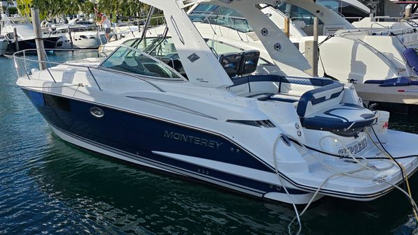 Monterey 355 Sport Yacht