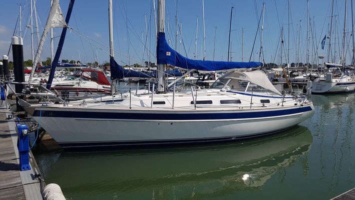 Hallberg-Rassy 34 - main image