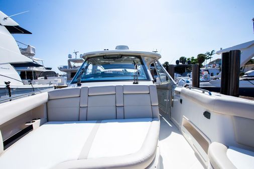 Boston Whaler 380 Realm image