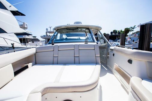 Boston Whaler 380 Realm image