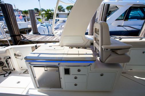 Boston Whaler 380 Realm image