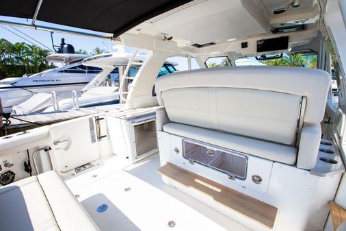 Boston Whaler 380 Realm image