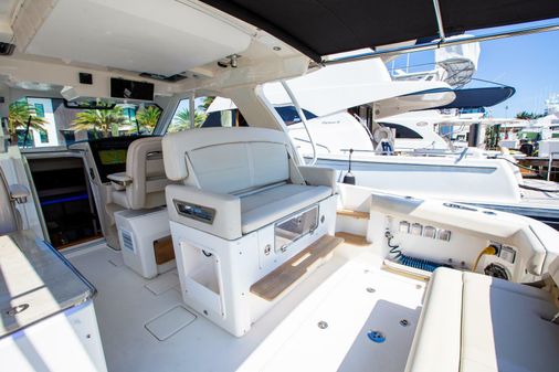 Boston Whaler 380 Realm image