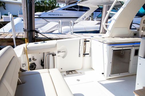 Boston Whaler 380 Realm image