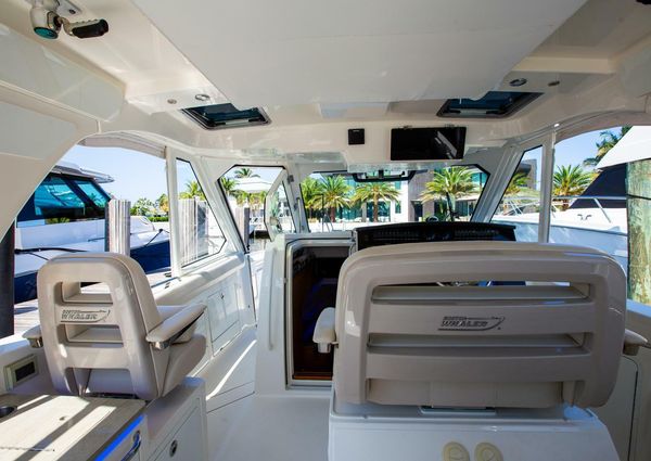 Boston Whaler 380 Realm image