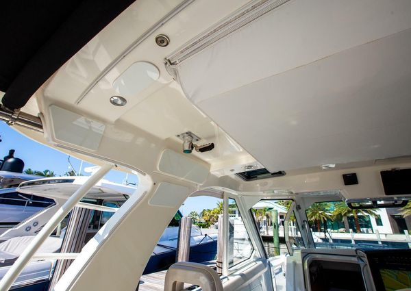 Boston Whaler 380 Realm image