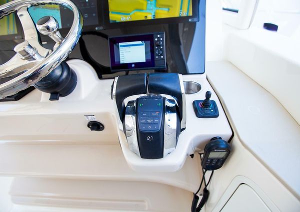 Boston Whaler 380 Realm image