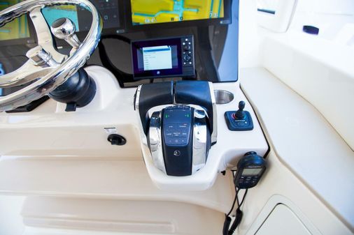 Boston Whaler 380 Realm image