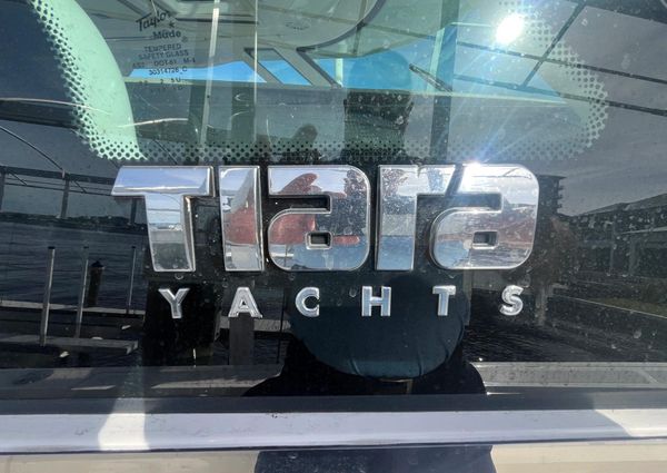 Tiara Yachts 43 LS image