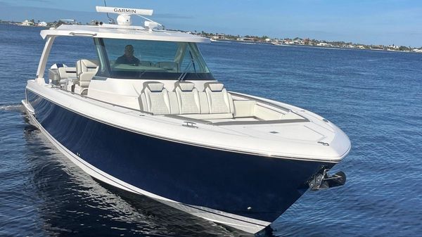 Tiara Yachts 43 LS 