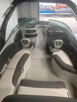 Crownline 290-SS image