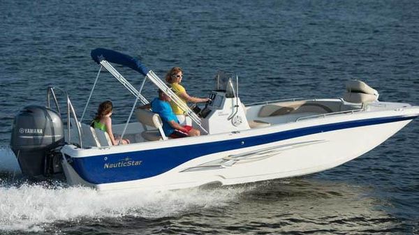 NauticStar 210 Angler