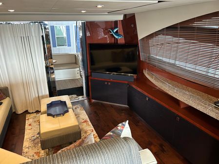 Sea Ray L590 Fly image
