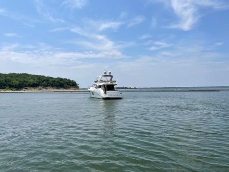 Sea Ray L590 Fly image