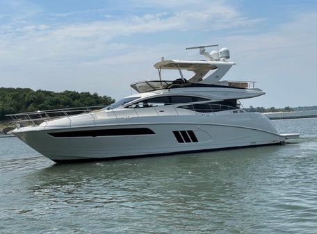 Sea Ray L590 Fly image