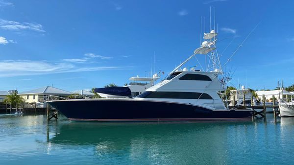 Viking Sea Force Enclosed Flybridge