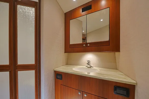 Blackwell 62 Convertible image