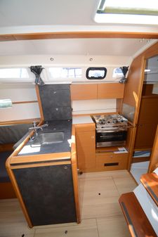 Jeanneau Sun Odyssey 349 image