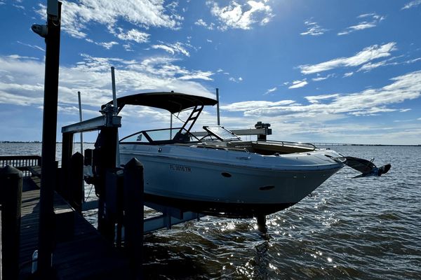 Sea Ray 270 SDX - main image