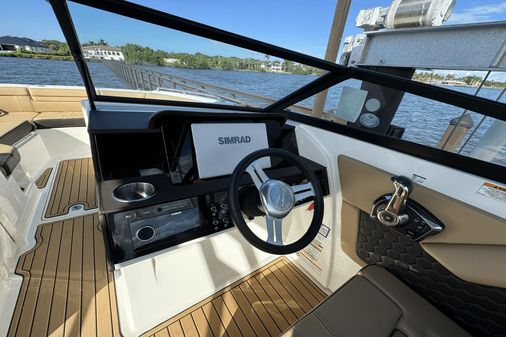 Sea Ray 270 SDX image