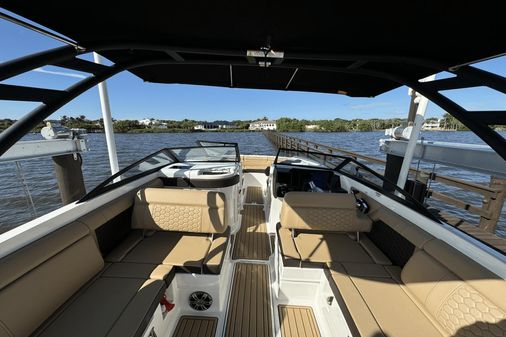 Sea Ray 270 SDX image